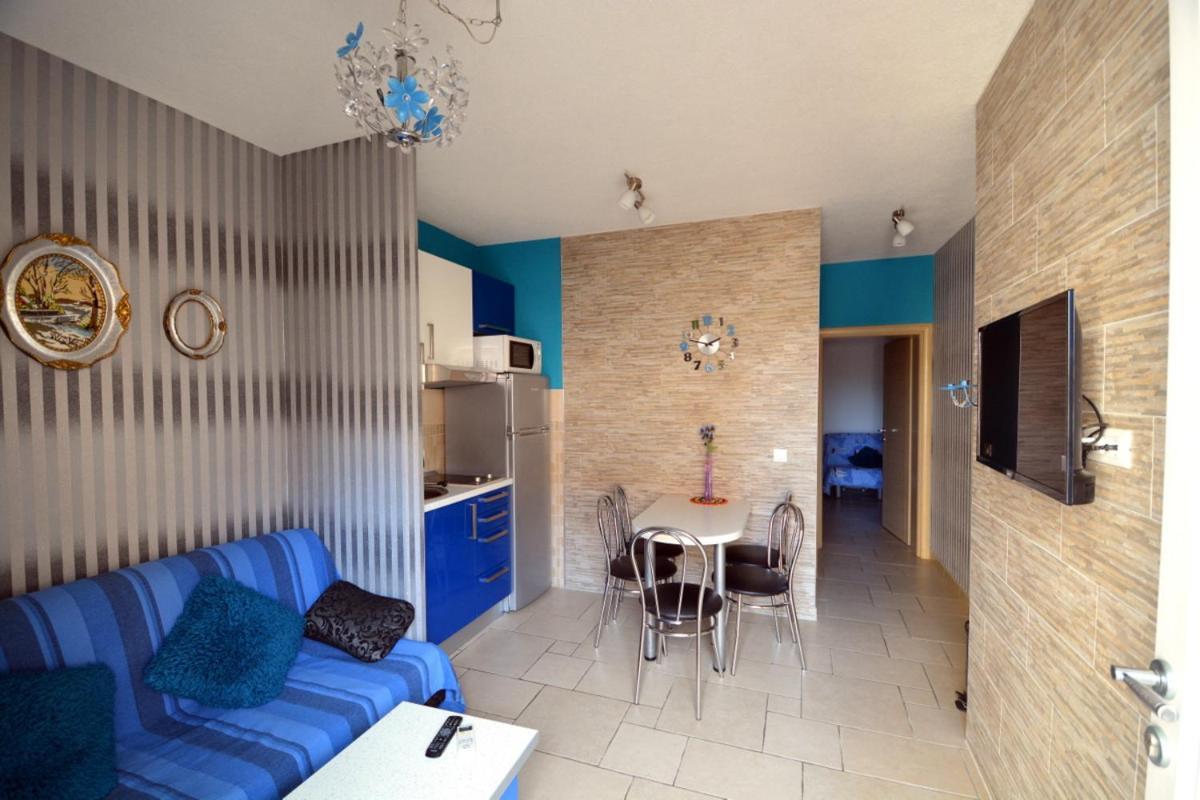 Apartament Tonci & Dana *